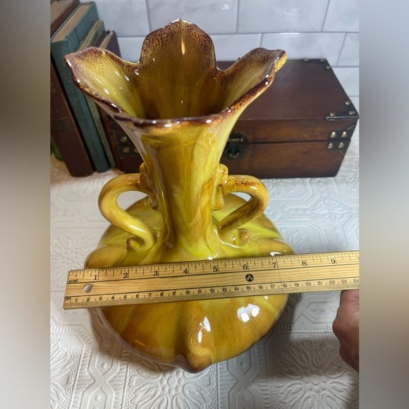 Vintage MCM Blue Mountain Pottery 2 Handle Vase Glossy Yellow & Brown Glaze - Picture 14 of 16